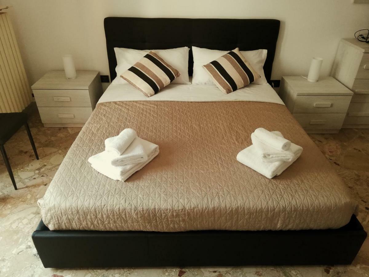 Rosita Rooms Lecce Ngoại thất bức ảnh